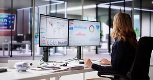 AdobeStock_732267345-monitoring